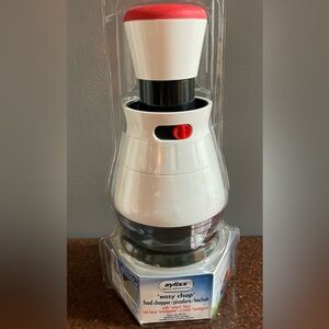 Zyliss Easy Chop Food Chopper with Smart Base Brand New NWT